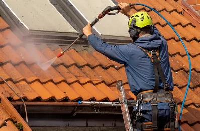 Démoussage et hydrofuge de toiture à Sottevast