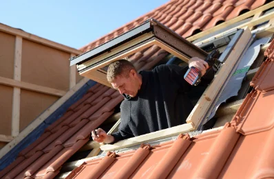 Pose de fenêtres de toit Velux à Sottevast